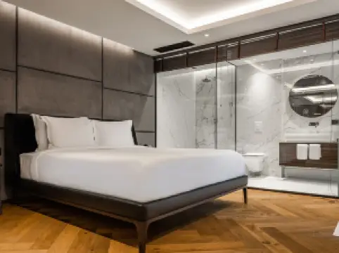 โรงแรมมานามิ