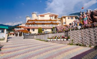 Anand Vardhan Resorts