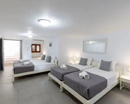 Achilleas Pension Hotels in Hydra