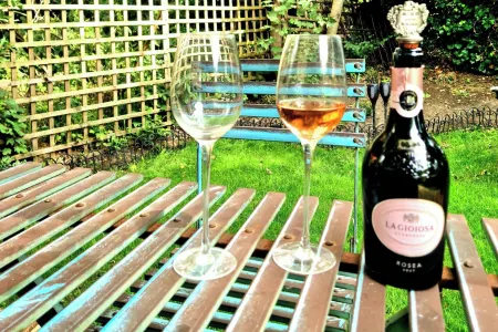 1 Bed Cottage-Museum View-Garden-Free Parking