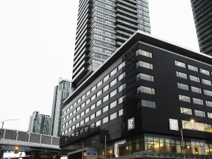 Le Germain Hotel Maple Leaf Square