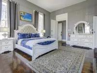 ذا جورج مانور Hotels near شاطئ إيست بيتش (East Beach)