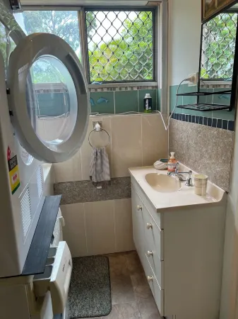 XYL guests house Отели в г. Kings Beach