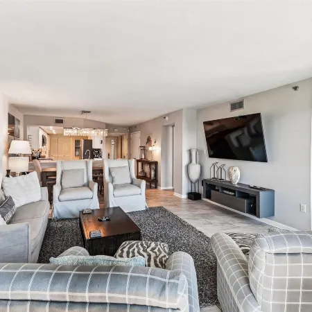 IR 518 is a Stunning 2 Br That Has Amazing Sunset Views - Sleeps 10 by RedAwning