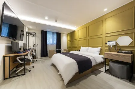 Suwon Brown Dot Suwon Ingyegyo Отели рядом с достопримечательностью «Пхальтальмун»