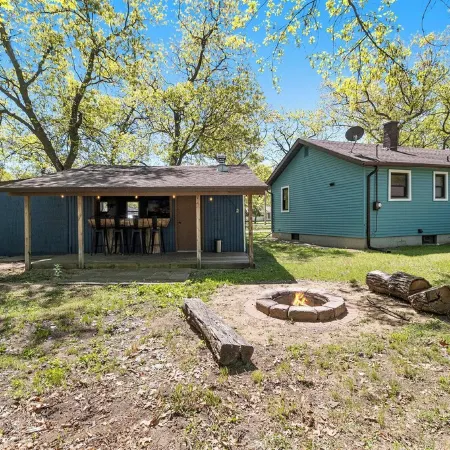 Lake Access/Firepit/Pet-Friendly/Ping Pong/Foosball