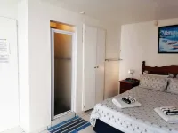 Boathouse Bed & Biscuit - Lower Deck Hôtels à : Southbroom
