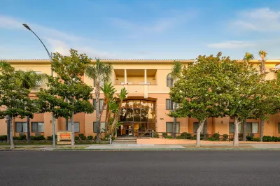 스튜디오스 인 윈체스터 미스터리 하우스 주변 호텔