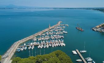 Rivoltella Apt with Pool 600m from Lake - Happy Rentals