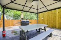 Penatess Pool Villa Hotels in Chungju