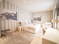 Rooms Milano Duomo Hotels near Excelsior