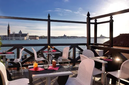 Hotel Paganelli Отели в г. Венеция