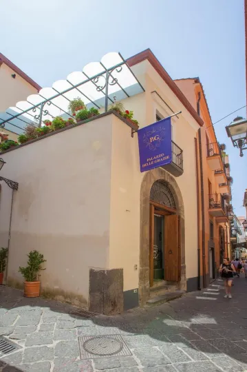 古拉爵宮酒店