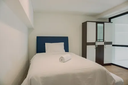 Exclusive and Homey 3Br Loft at Kingland Avenue Apartment