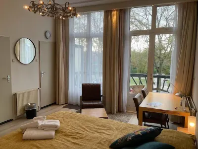 Plato by Hofstad Studio’s Hotels in Scheveningen
