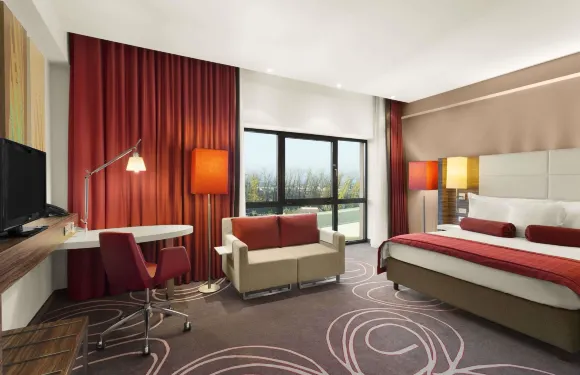 皮特什蒂溫德姆華美達酒店