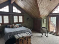 Beautiful Northwoods Getaway Hotel di Eagle River