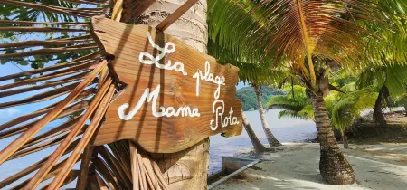 Fare Mama Rota - au Bord de l'océan