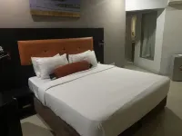 Oakspring Hotel and Luxury Suites