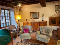 FAMILY HOME IN THE HEART OF TOWN Hotels in Saint-Gervais-d'Auvergne
