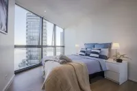 Docklands High Level 1 Bedroom Apartment with Pool by KozyGuru Hotels in Docklands