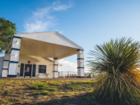 Riata Inn - Marfa Hotels in Marfa