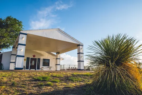 Riata Inn - Marfa Hotels in Marfa