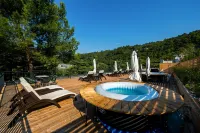 Apartments & Rooms Preelook