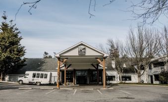 Friday Harbor Suites