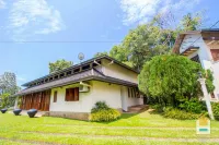 Serenity Lake Front Villa Hotels near University of Moratuwa