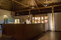 Konokono Beach Resort and Isaraya Luxury Overwater Villas - bar
