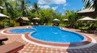 Mango Home Riverside - Pools
