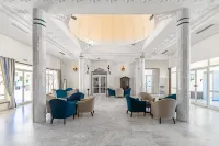 Hotel Venice Beach- Families and Couples Only