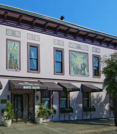 Monte Cristo Bed and Breakfast Отели рядом с достопримечательностью «Золотые Ворота»
