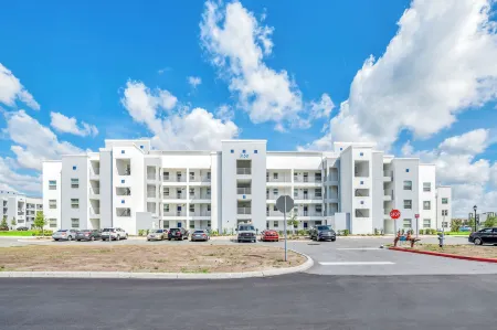 Cozy Condo Near Disney W/Pool View! Free Waterpark