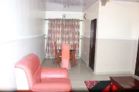 L & L Executive Hotels and Suites - Kolam Renang