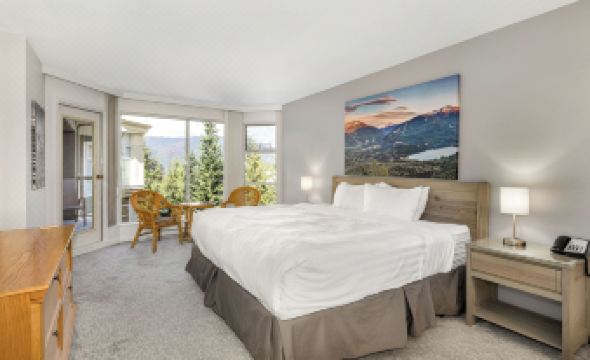 The Woodrun Lodge by Whiski Jack