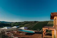 Panoramic Villa Garassino - Country Rooms and Fine Restaurant Hotels in Barbaresco
