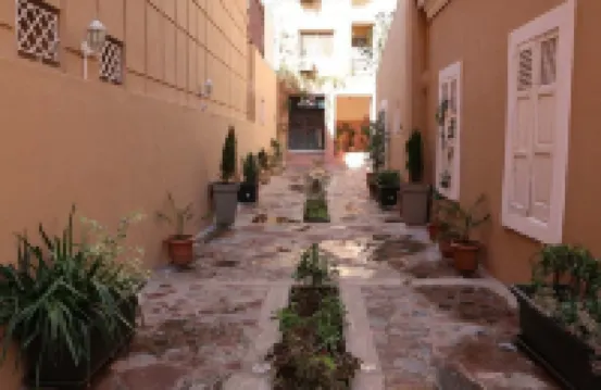 達爾古麗茲公寓