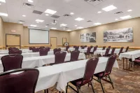 Best Western Premier the Lodge on Lake Detroit Hotels in Dunn Township