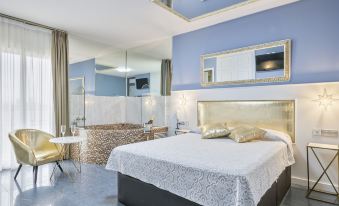 Hotel H