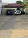 LaRosa Executive Guest House - ที่มีที่จอดรถ