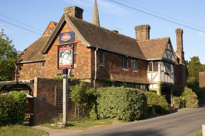 Thatched Cottage B&B Hotels near Hever Castle & Gardens