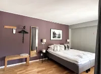 Linnéplatsens Hotell och Vandrarhem Hotels near Slottsskogen