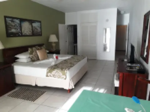 Tropical Sunset Beach Apartment Hotel Hotels in Holetown