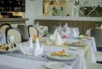 Hotel Andinos Plaza Florencia - พร้อมอาหารเช้า