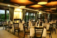 Mount Meru Hotel - breakfast