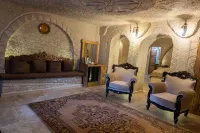 Grand Elite Cave Suites Отели в г. Горем