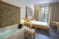 Aquarooms Luxury Suites