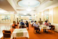 格洛里亞水療飯店 - 早餐